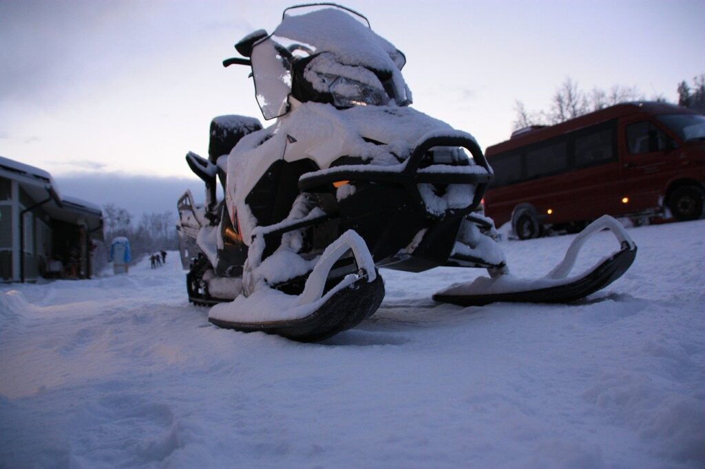 snowmobile, lapland, snow